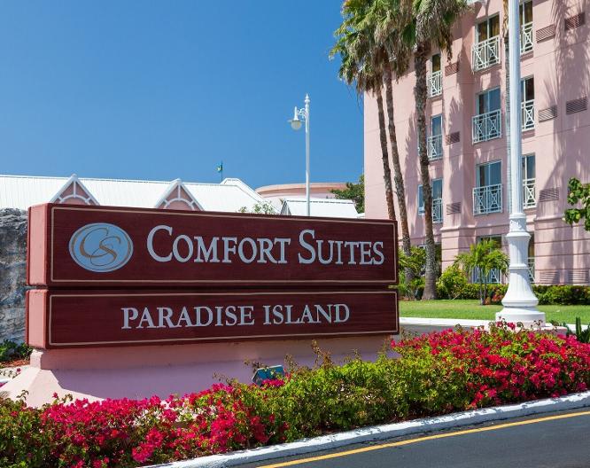 Comfort Suites Paradise Island - Außenansicht