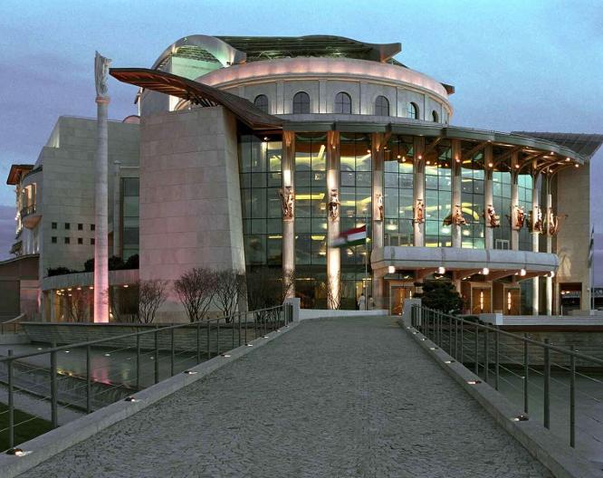 Ibis Styles Budapest City - Außenansicht