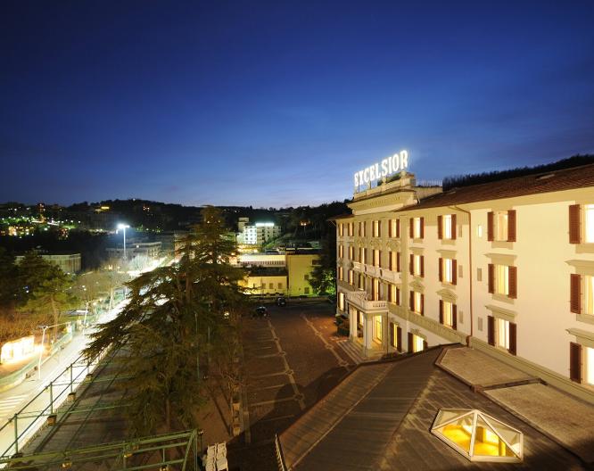 Grand Hotel Excelsior - Außenansicht