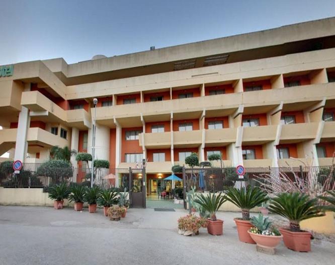 Qt Hotel - Außenansicht