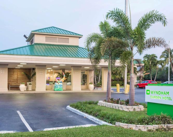 Wyndham Garden Fort Myers Beach - Außenansicht
