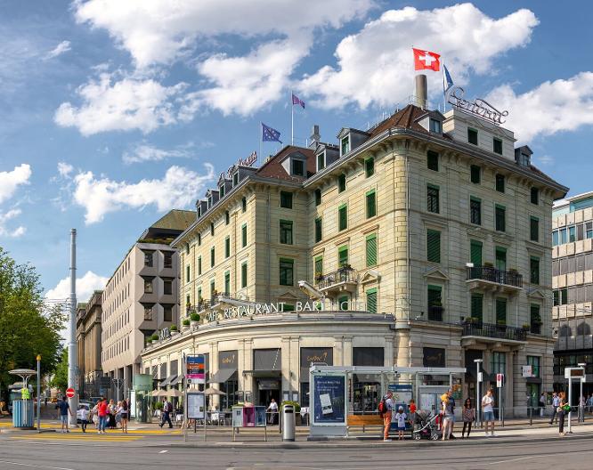 Central Plaza - Außenansicht