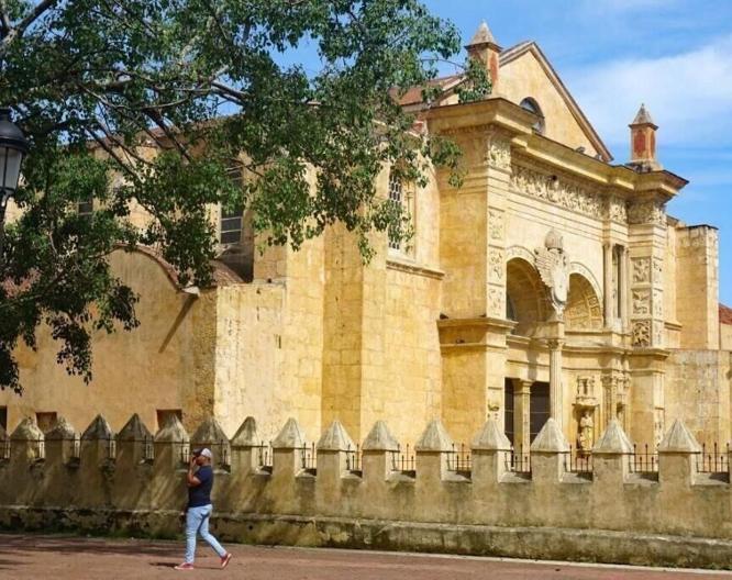 El Senorial Hotel - Außenansicht