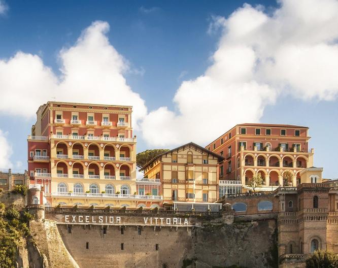 Grand Hotel Excelsior Vittoria - Außenansicht