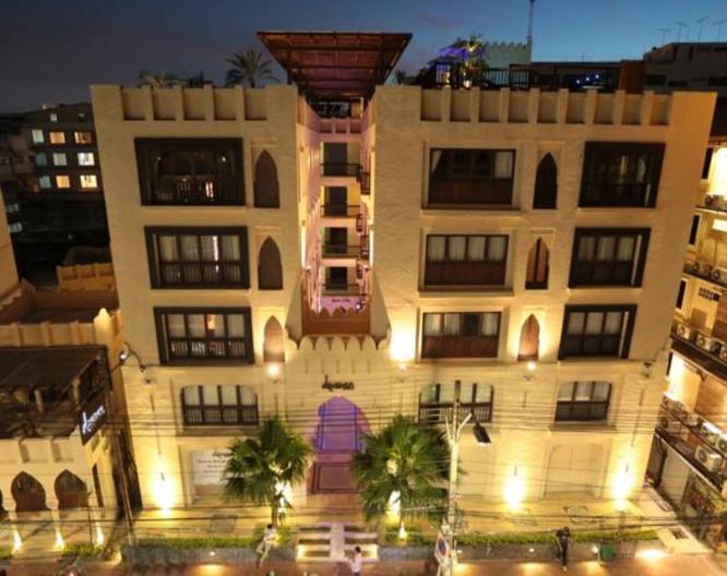 Dewan Bangkok - Außenansicht