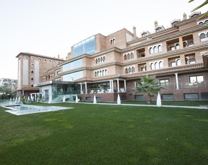 Granada Palace Suites Business & Spa - Außenansicht