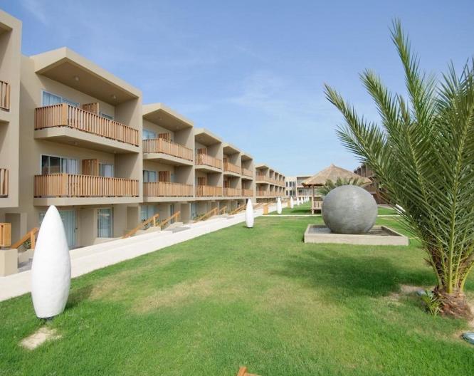 Hotel Oasis Salinas Sea - Außenansicht