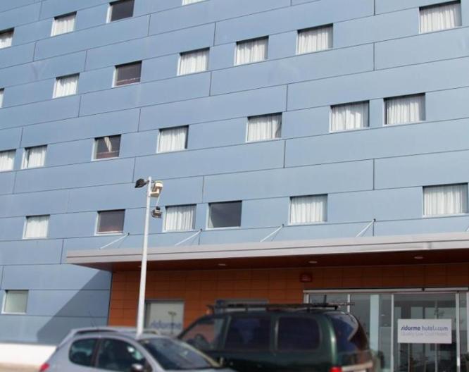 B&B Hotel Valencia Aeropuerto - Außenansicht