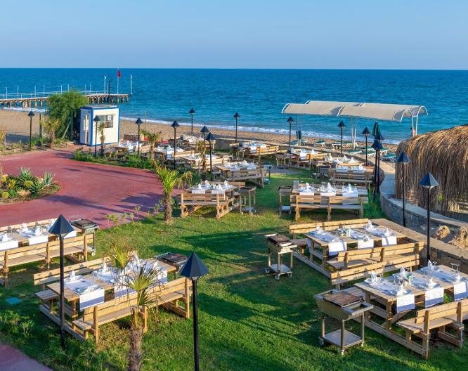 MEGASARAY CLUB BELEK - Essen und Trinken