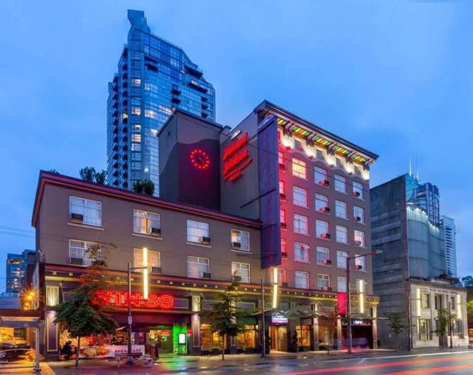 Howard Johnson Hotel by Wyndham Vancouver Downtown - Außenansicht