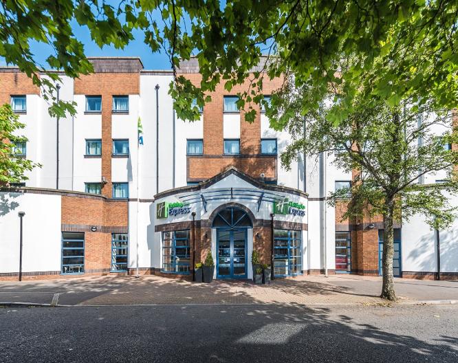 Holiday Inn Express Belfast City Queens Quarter - Außenansicht