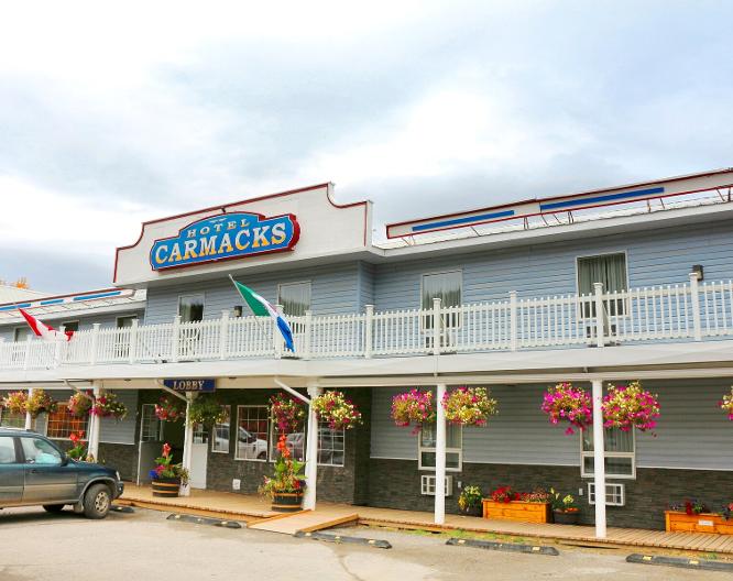 Hotel Carmacks - Außenansicht