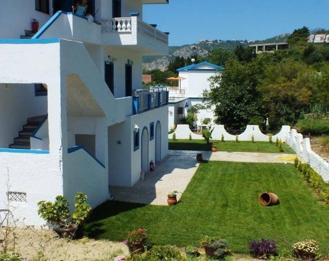 Villa Akis - Außenansicht