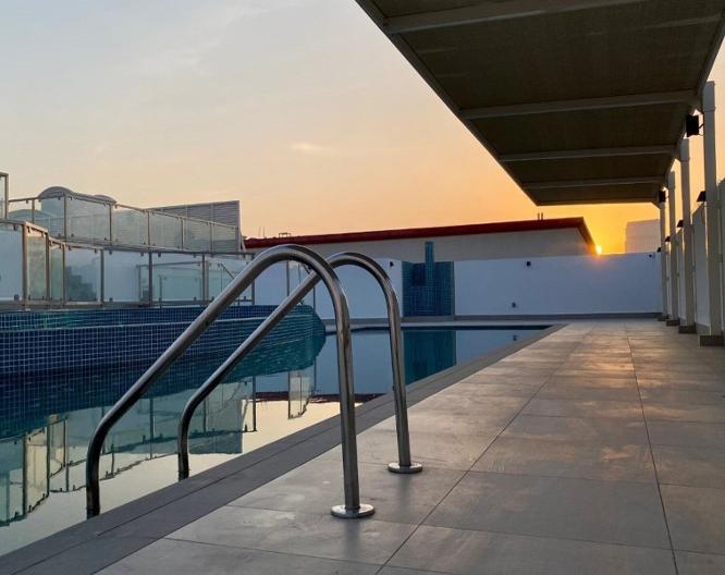 Sitara Hotel Apartment - Pool