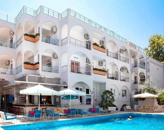 Kronos Hotel - Außenansicht