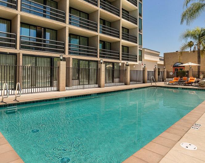 Holiday Inn Express Fullerton-Anaheim, an IHG Hotel - Außenansicht