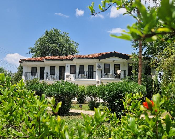 Club Mel Holiday Resort - Außenansicht