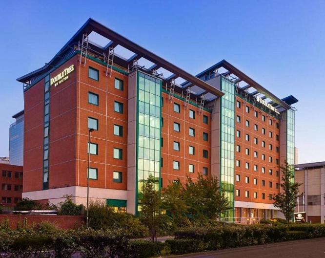 DoubleTree by Hilton Hotel Woking - Außenansicht