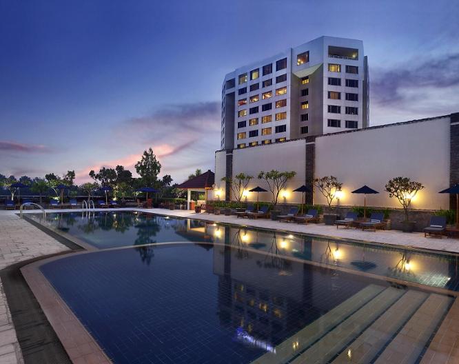 Hotel Aryaduta Bandung - Außenansicht