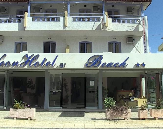 Neon Hotel - Außenansicht
