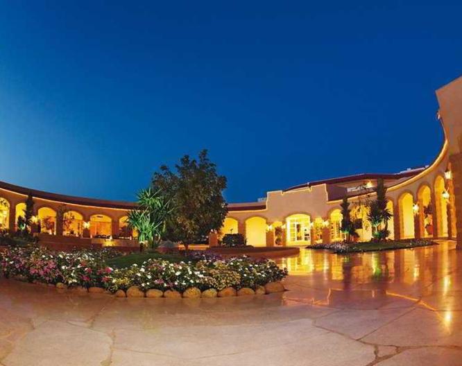 Coral Beach Resort Tiran - Außenansicht