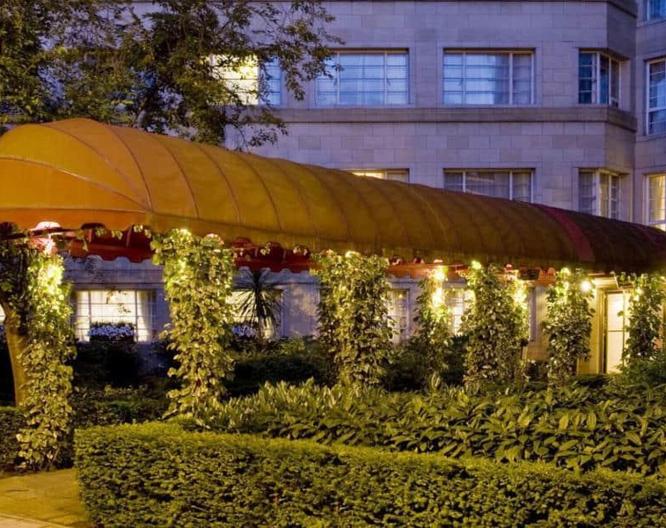 The Level at Meliá White House - Außenansicht