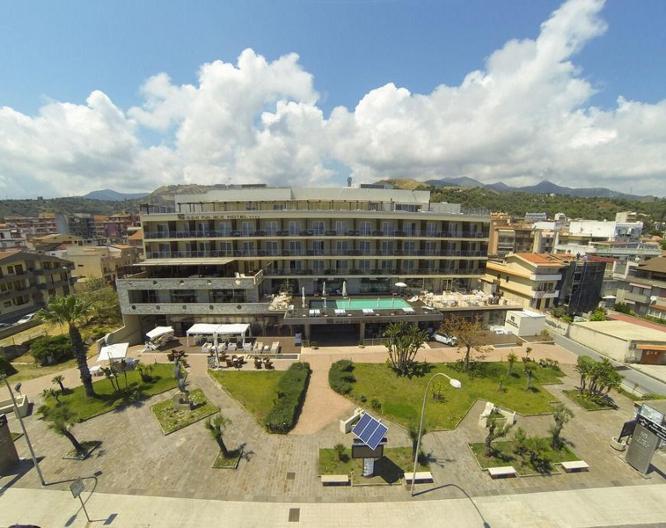Main Palace Hotel - Außenansicht