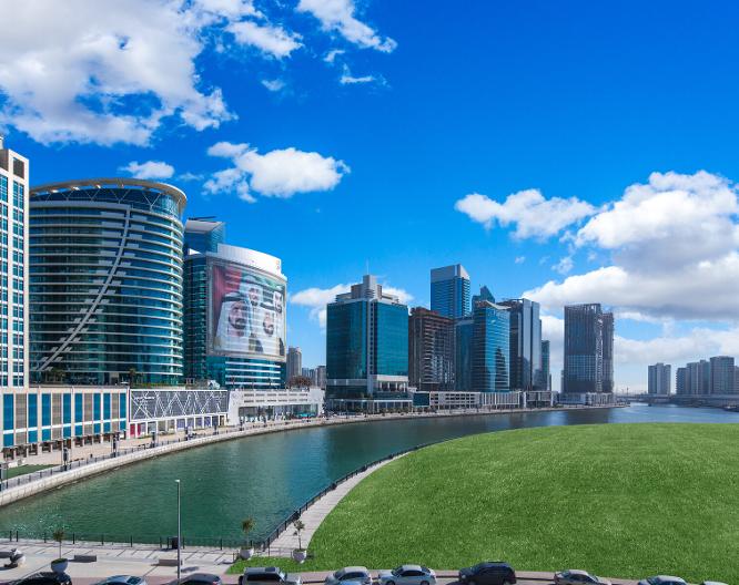 Radisson Blu Hotel Dubai Waterfront - Außenansicht