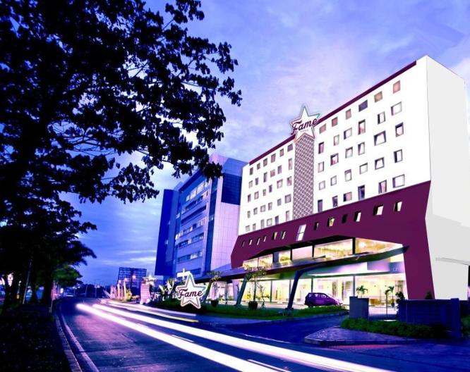 Famehotel Gading Serpong - Außenansicht