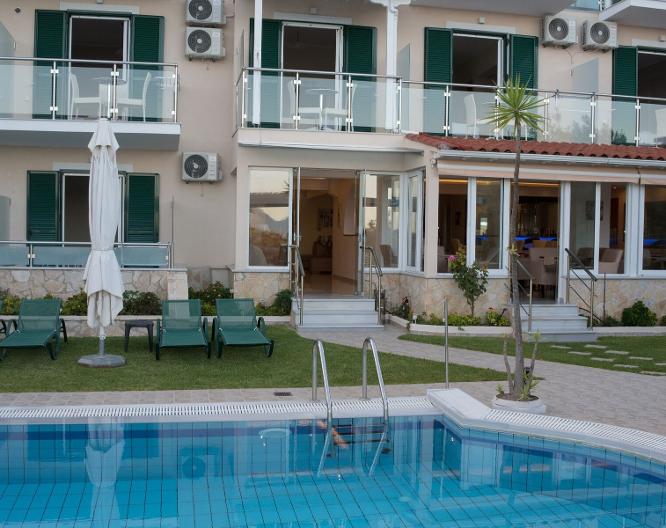 Oasis Hotel - Außenansicht