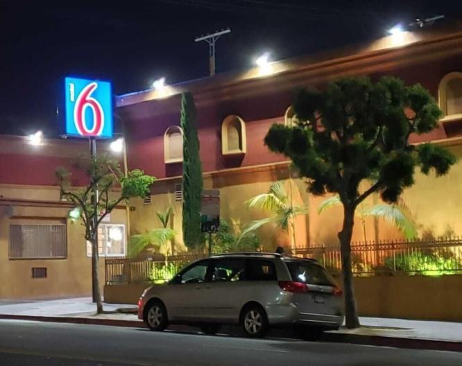 Motel 6 Los Angeles CA - Downtown - Außenansicht