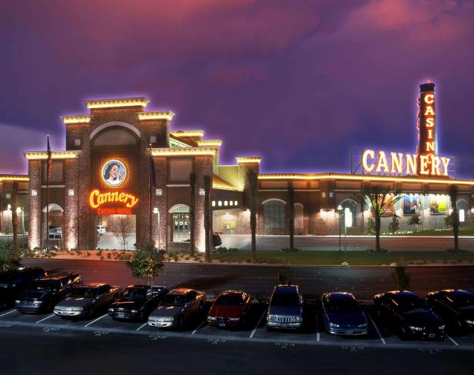 Cannery Casino Hotel - Außenansicht