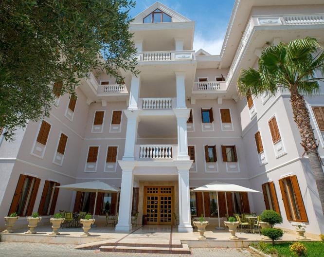 Hotel Vila Zeus - Außenansicht