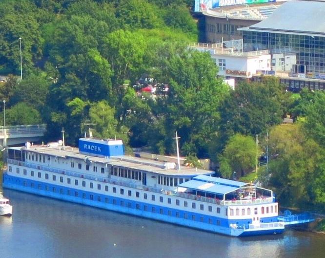 Botel Racek - Außenansicht