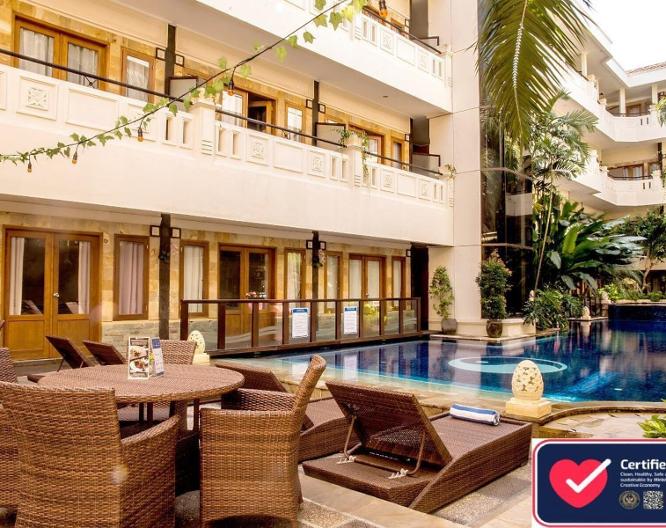 Famous Hotel Kuta - Außenansicht