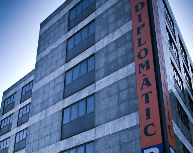 Zenit Diplomatic - Außenansicht