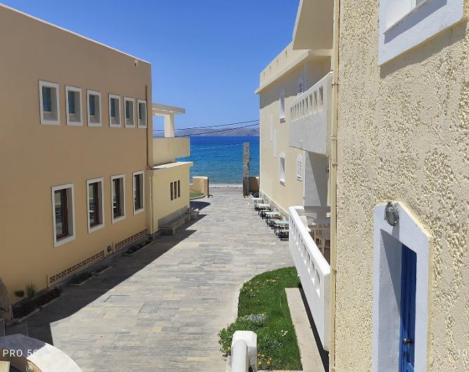 Niros Beach - Außenansicht