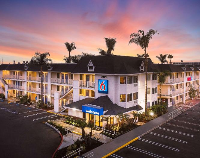 Motel 6 Buena Park - Knots Berry Farm / Disneyland - Außenansicht