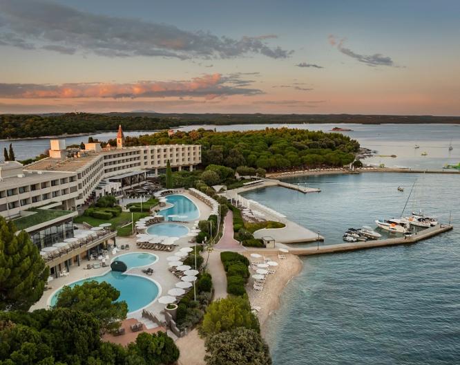 Maistra Select All Suites Island Hotel Istra - Außenansicht