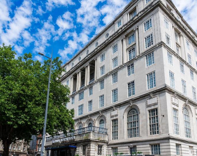 Adelphi Hotel - Außenansicht