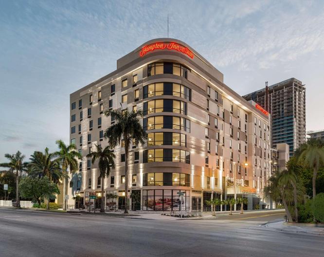 Hampton Inn & Suites Miami Midtown - Außenansicht