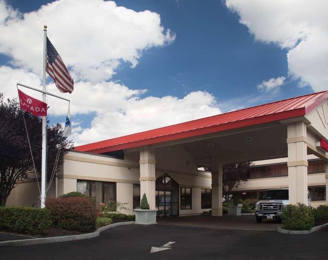 Ramada by Wyndham Boston - Außenansicht