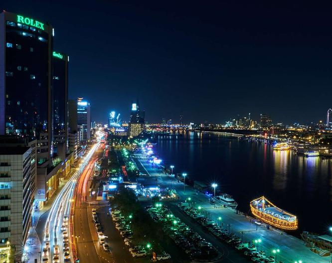 Carlton Dubai Creek Hotel - Außenansicht