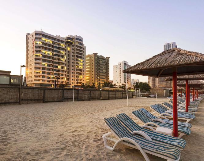 Ramada by Wyndham Beach Hotel Ajman - Außenansicht