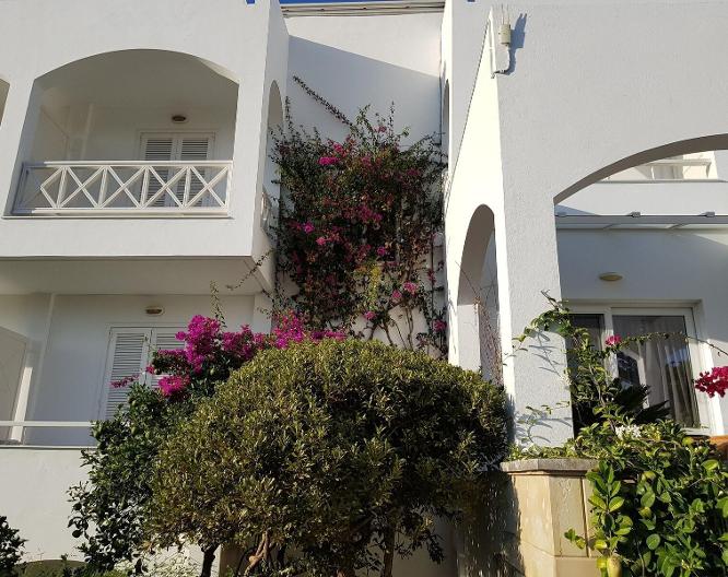 Mantenia Hotel - Außenansicht