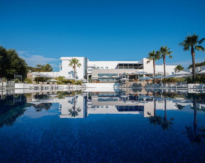 Mouratoglou Resort - Außenansicht
