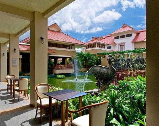 Eastern Grand Palace - Außenansicht