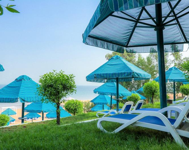 BM Beach Hotel - Außenansicht