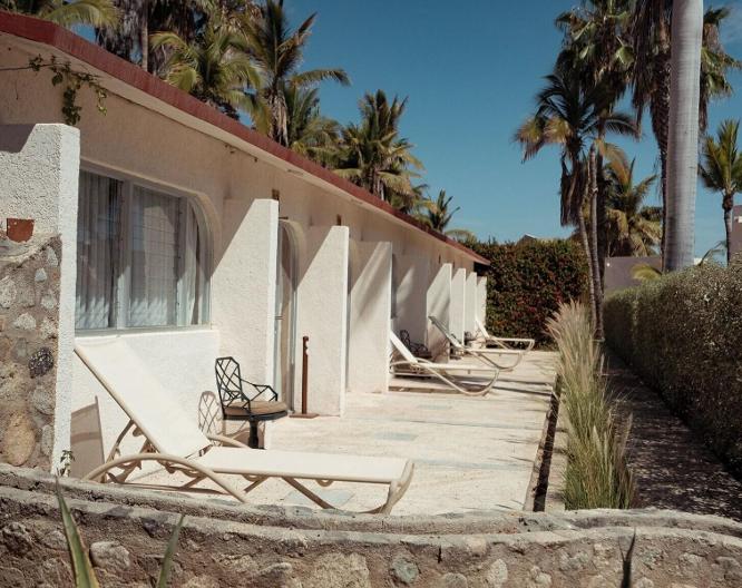 Buena Vista Oceanfront & Hot Springs Resort - Außenansicht