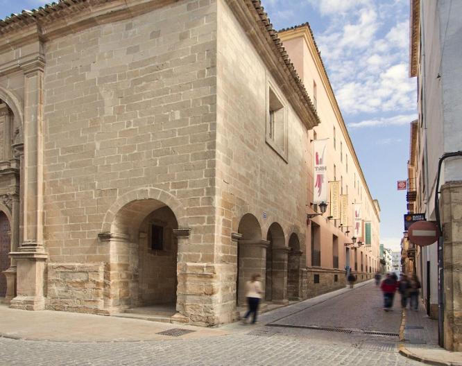 TRH Ciudad de Baeza Hotel - Außenansicht